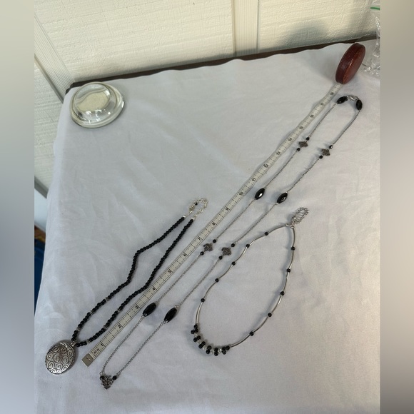 Three black and silvertone vibe necklaces - Picture 2 of 6